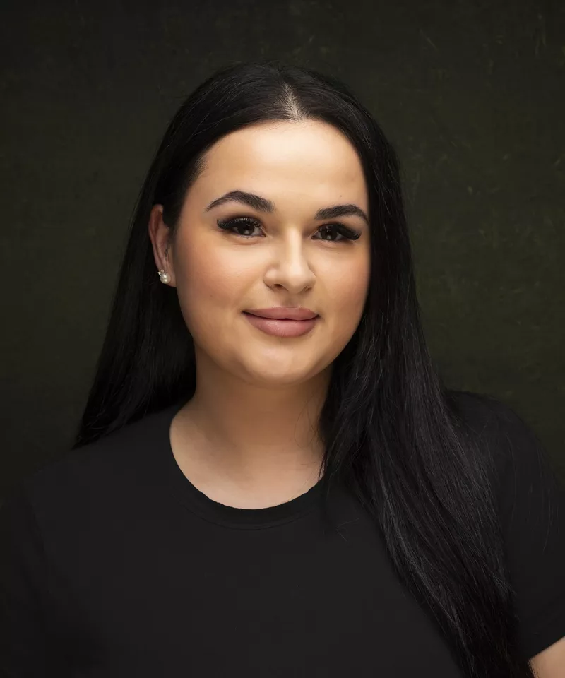Leticia Mehmeti - Teammitglied studiert Rechtswissenschaft, verwaltet Social-Media-Kanäle der Kanzlei Glück für Strafrecht