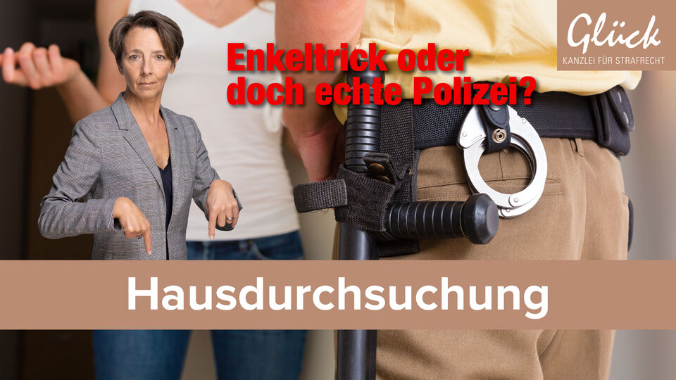 Hausdurchsuchung mit Polizeibeamten vor Wohnungstür symbolisch dargestellt