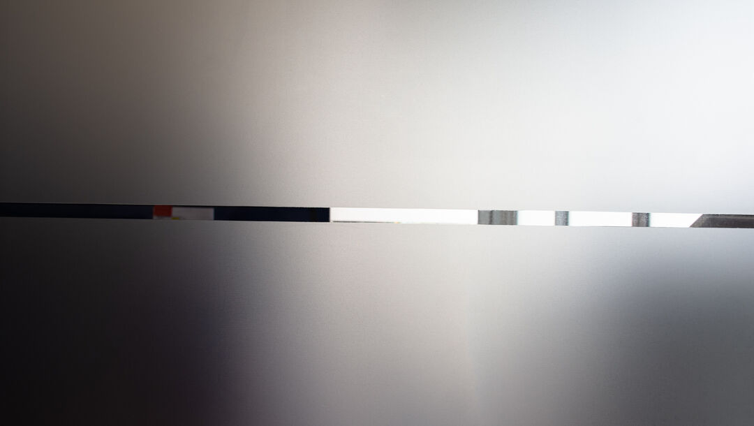 Konferenzraum, geschlossene Tür - Wirtschaftliche Beratung, Fokus auf Delikte und Unternehmensberatung