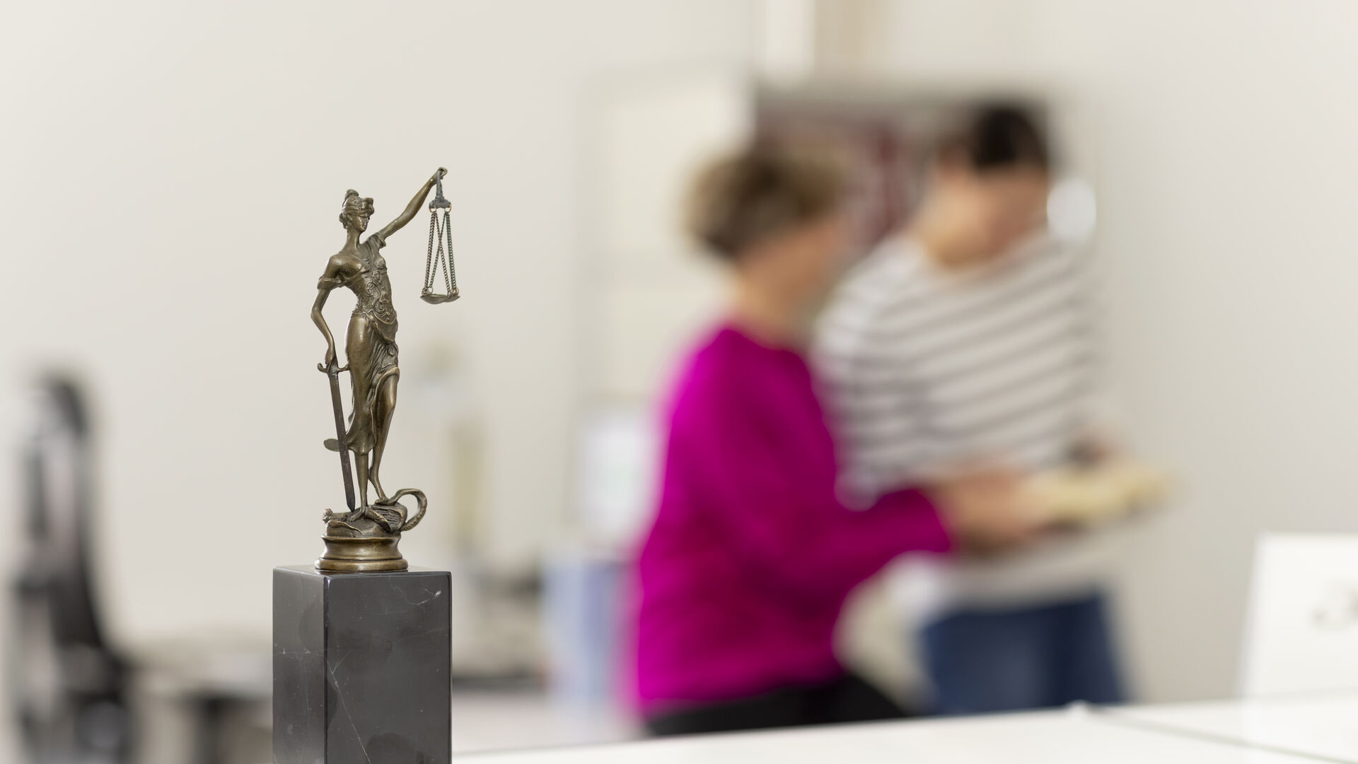 Zweitmeinung im Strafrecht - juristische Gerechtigkeit im Fokus